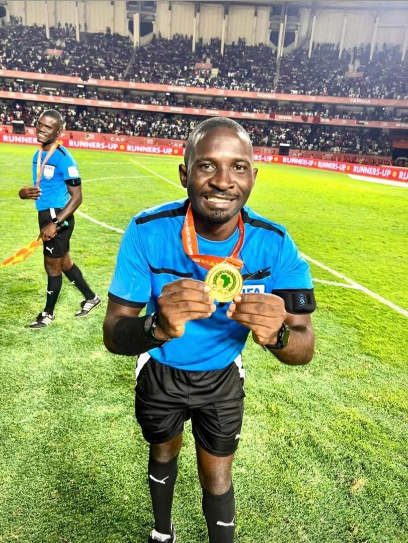 mefire titre.jpg (185 KB)