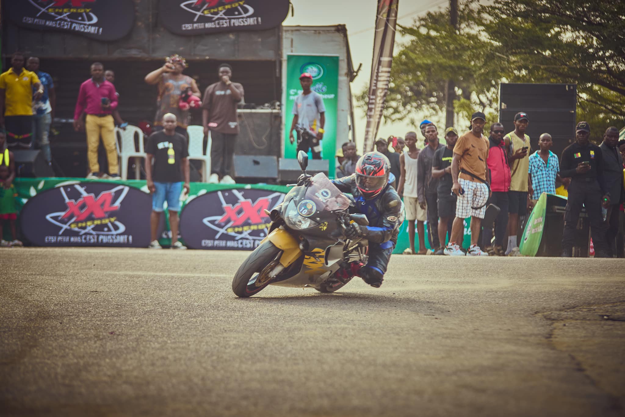 moto 5.jpg (238 KB)